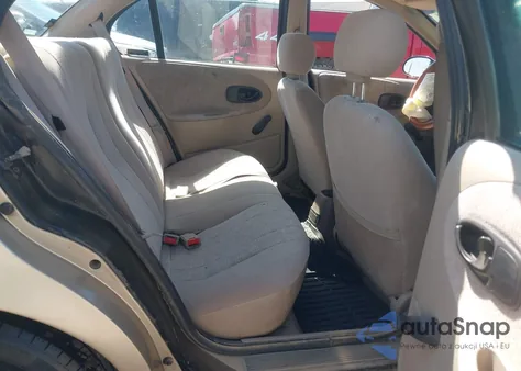 1998 Saturn Sl2 из США, поврежденный, VIN 1G8ZJ5274WZ299860